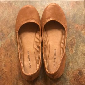 *NEW* Lucky brand brown flats